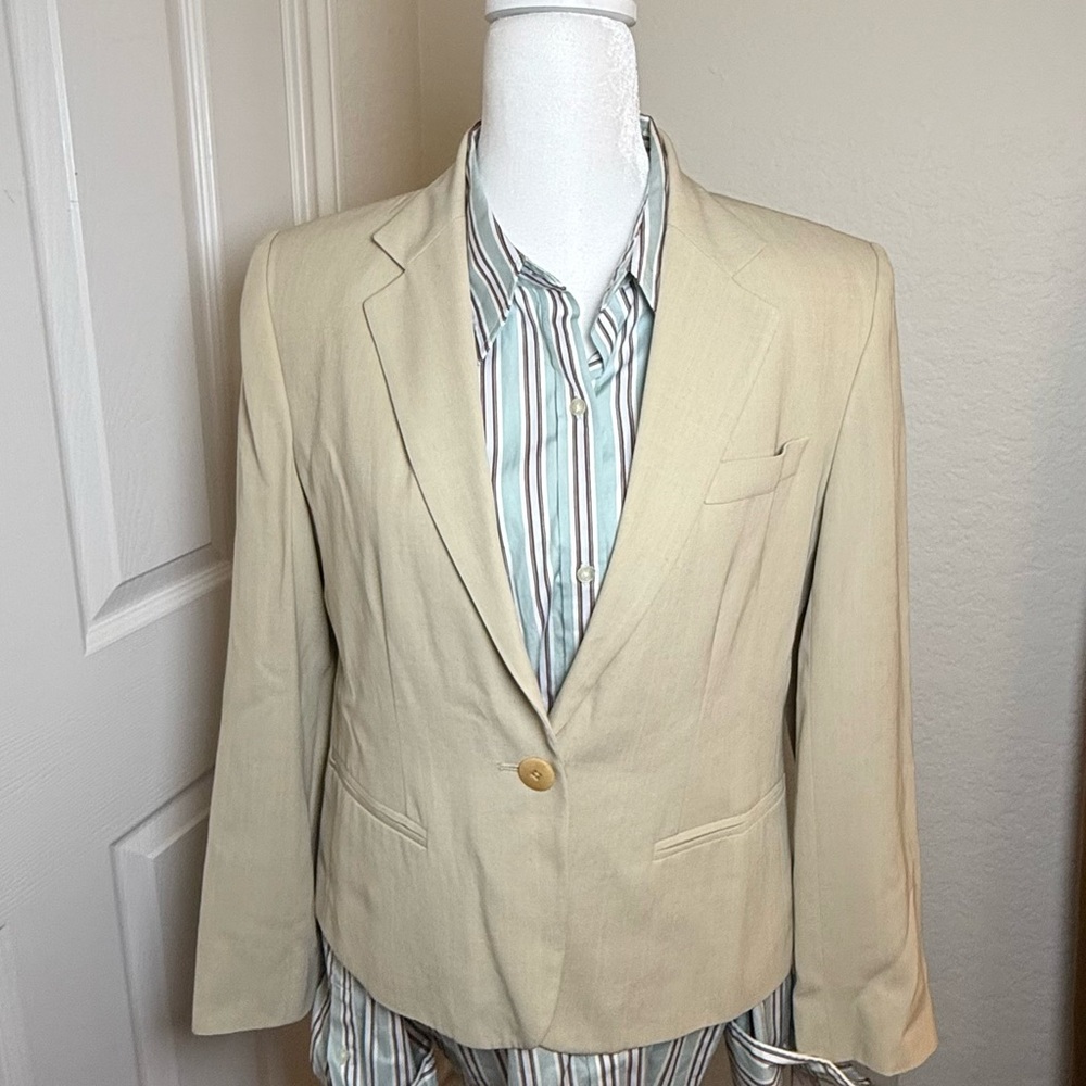 Ralph Lauren Women’s Cream Blazer 8p - Wool Blend Classic Blazer.‎